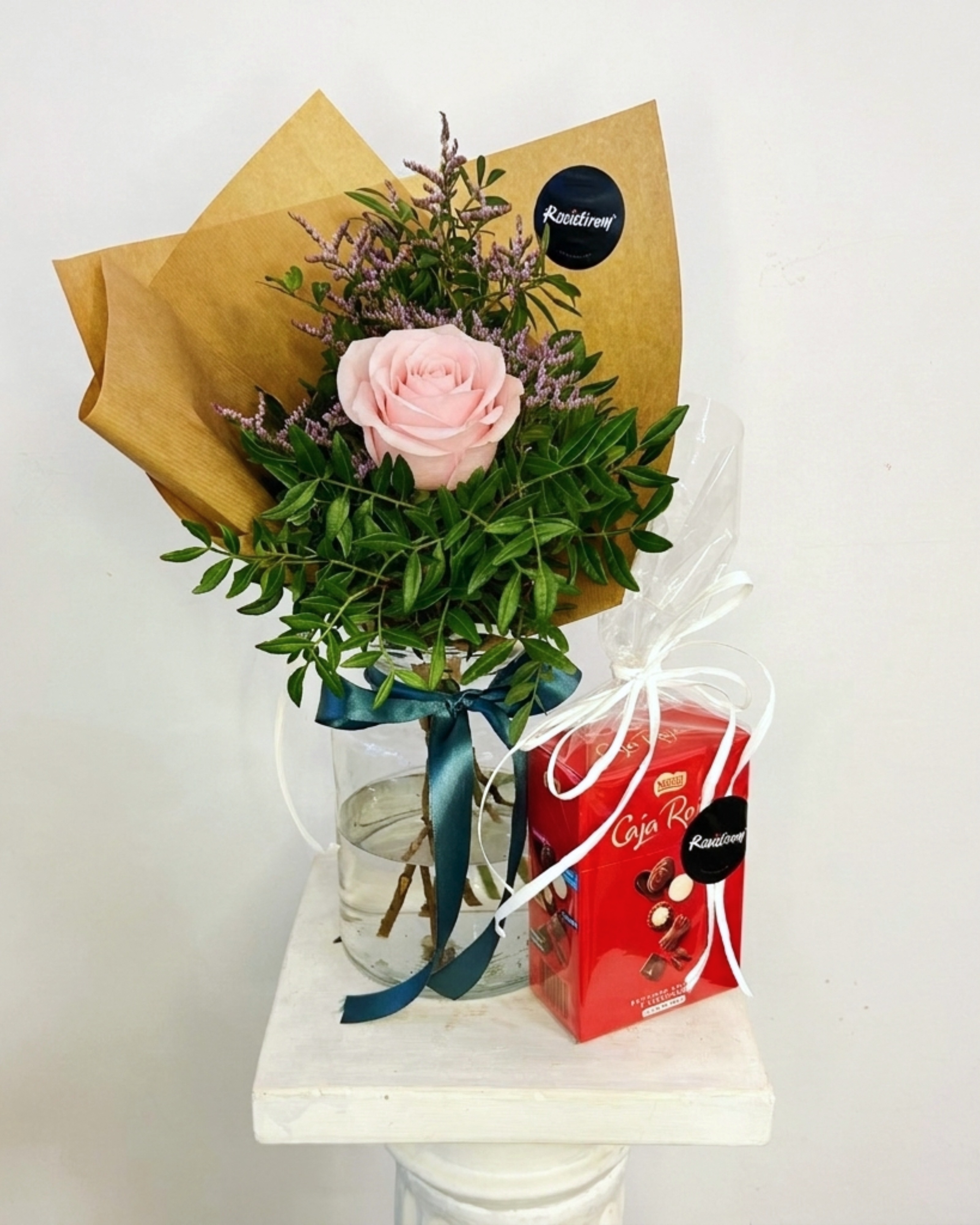 Pack Esencia "Rosa Rosa + Caja de Bombones Nestlé"