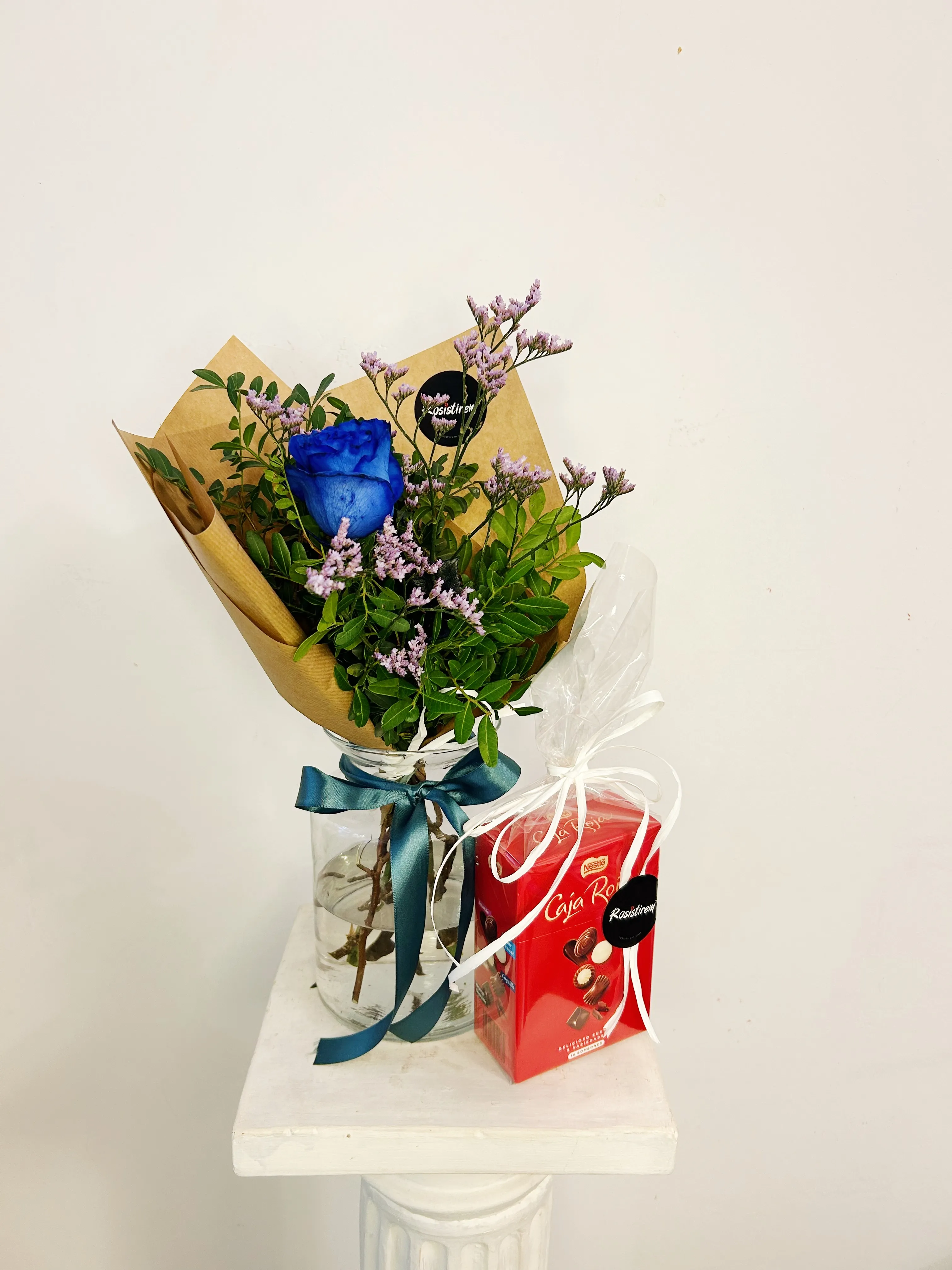 Pack Essència "Rosa Blava + Caixa de Bombons Nestlé"