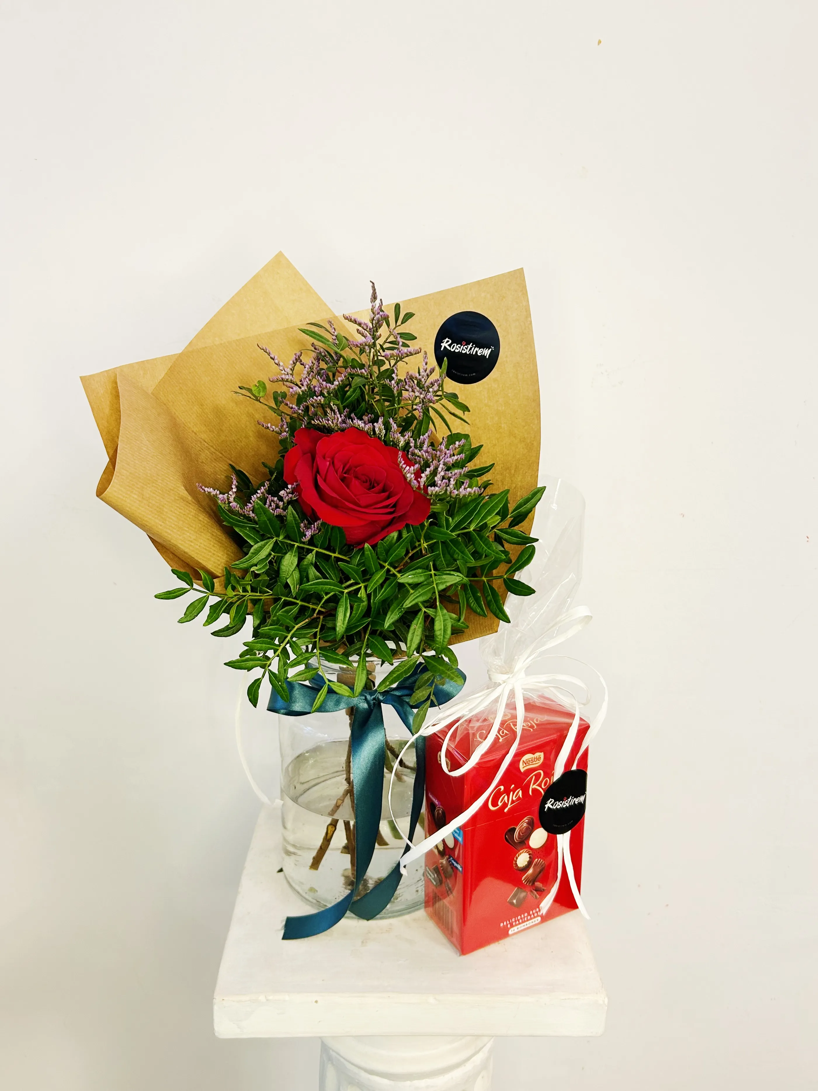 Pack Essència "Rosa Vermella + Caixa de Bombons Nestlé"