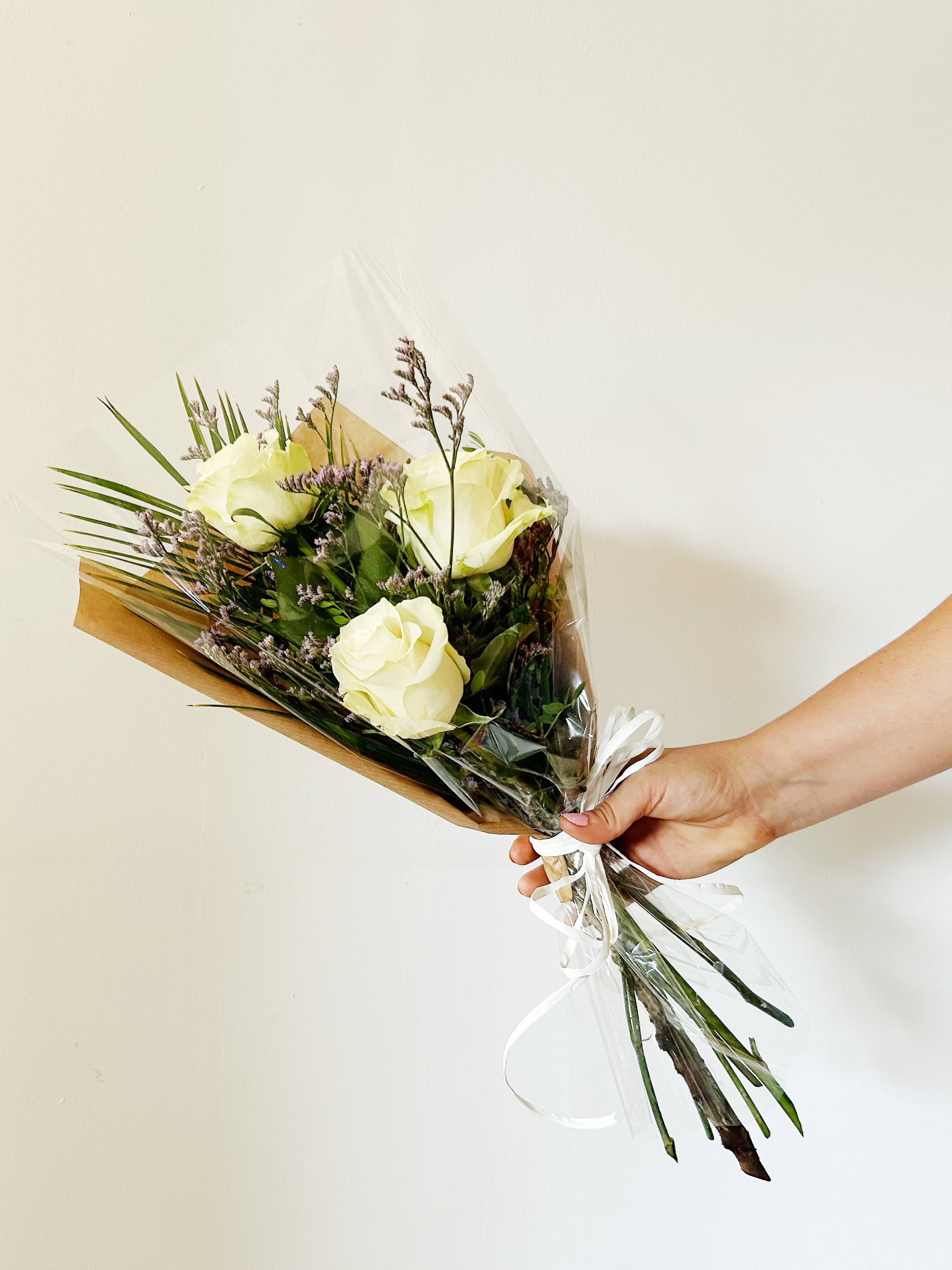 Bouquet of 3 White Roses "Unconditional White"