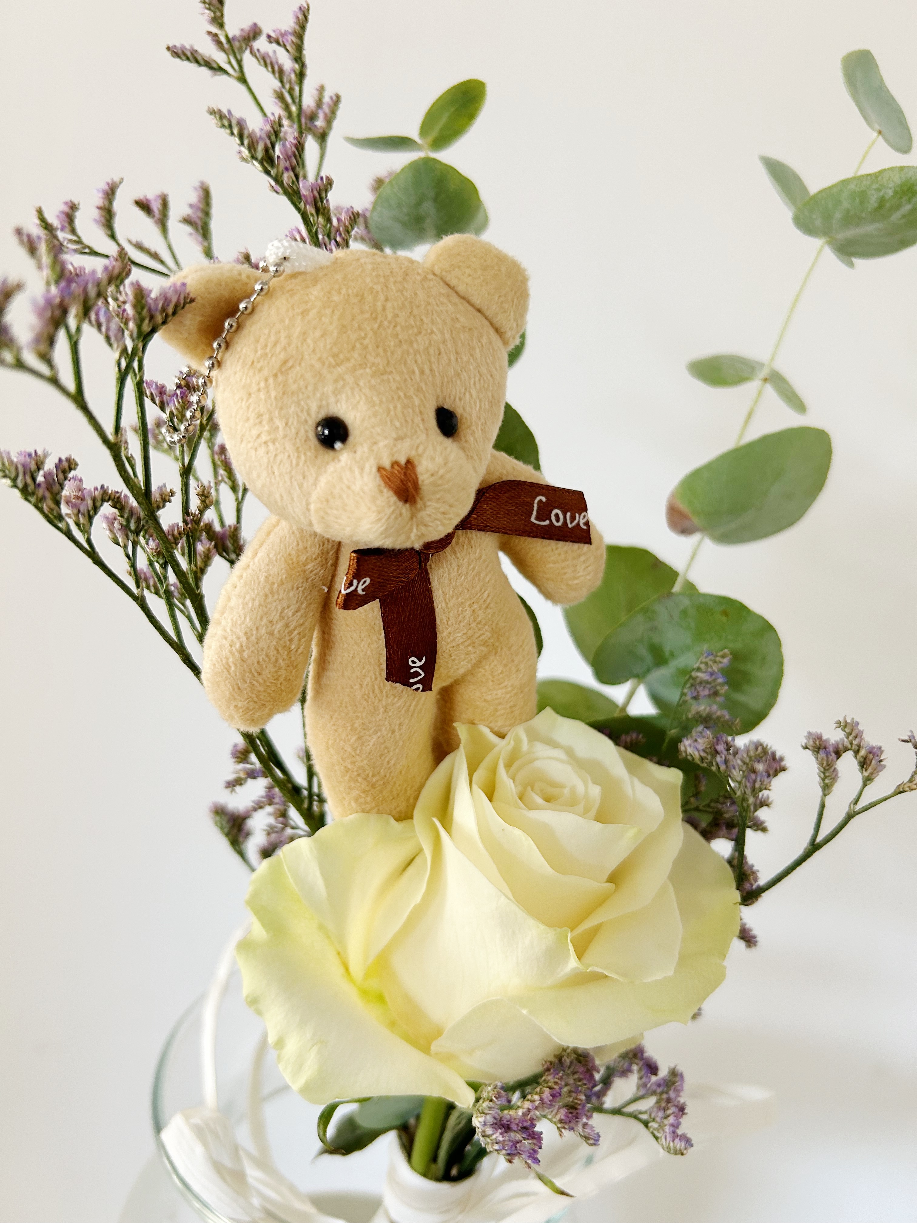 Bouquet of 1 White Rose and stick Bear "Essence White"